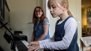 Yle Uutisluokka Triplet: Nyt päätetään, kuka saa harrastaa musiikkia (S): 04.10.2016 10.31