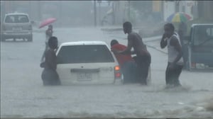 Yle Uutisluokka Triplet: Hurrikaani Matthew on aiheuttanut jo ainakin seitsemän ihmisen kuoleman (S): 05.10.2016 10.36