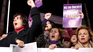 Yle Uutisluokka Triplet: Turkissa kiistellään lapsiavioliitoista (S): 21.11.2016 10.09