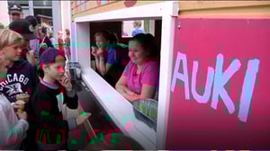 Yle Uutisluokka Triplet: Kaverikioski herätti välitunnit eloon Tervakoskella (S): 20.05.2016 10.39