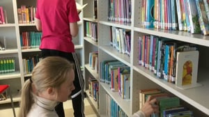 Yle Uutisluokka: Perinteinen kirja peittoaa e-kirjan (S): 23.05.2016 14.28