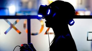 Yle Uutisluokka Triplet: Peliprofessori: Pelien ikärajoja arvioitava uudelleen (S): 26.08.2016 09.41