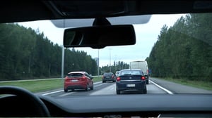 Yle Uutisluokka Triplet: Autoilijoita ärsyttää eniten perässä roikkuminen (S): 01.09.2016 08.56