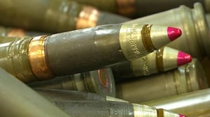 Yle Uutisluokka Triplet: Puolustusvoimien robotti ahmii kranaatteja yli 500 laukauksen tuntivauhdilla (S): 25.10.2016 10.20