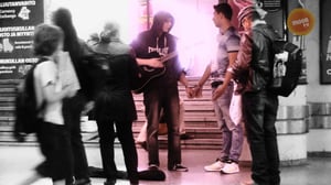 Ikuisesti yhdessä käsirautojen avulla