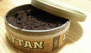 Pitäisikö nuuskan myyminen sallia?