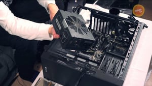 Kuinka rakennetaan tietokone: virta & muisti