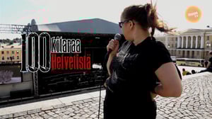 100 kitaraa Helvetistä