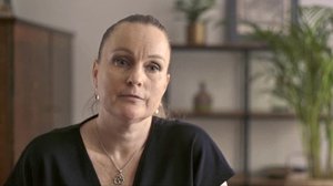 Äidit väkivallan varjossa