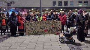 Äidit väkivallan varjossa