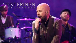 Keikalla Vesterinen Yhtyeineen