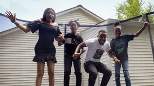 Stacey Dooley yökylässä