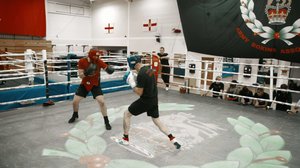 Idris Elban kovassa koulussa