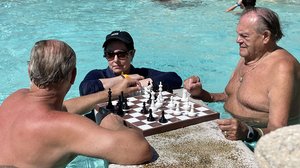 Sue Perkins: Pariisista Istanbuliin