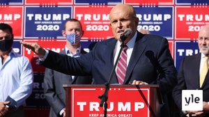 Trumpin lakimies Rudy Giuliani pitää tiedotustilaisuuden : 19.11.2020 20.43