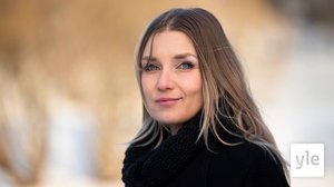 Laura Gustafssonin romaanissa kulutusyhteiskunta romahtaa hitaasti: 21.11.2020 10.00