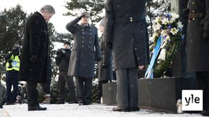 Seppeleenlasku Hietaniemen hautausmaalla: 06.12.2020 10.18