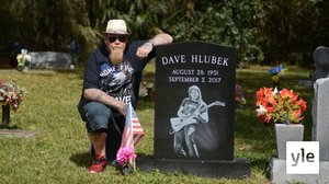 "Jag besökte min kompis grav, men jag vet att han inte är där. Det finns liv efter döden.": 20.12.2020 00.01