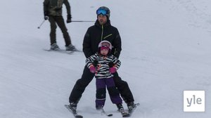 Nyt lumi pöllyää Etelä-Suomen laskettelurinteissä – Katso, missä kunnossa rinteet ovat pyryn jäljiltä: 13.01.2021 12.46