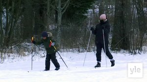 Ekaluokkalaiset pääsivät ladulle - osa ensimmäistä kertaa ikinä: 14.01.2021 11.41