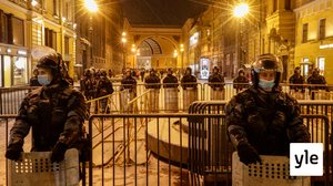 Aleksei Navalnyin ehdollinen vankeustuomio muutettiin ehdottomaksi - mellakkapoliisit valmiudessa Moskovassa mielenosoitusten varalta : 02.02.2021 23.07