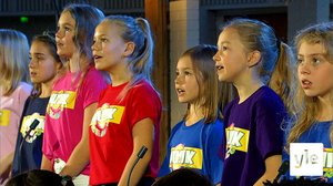 Händer som klappar: 05.02.2021 00.01