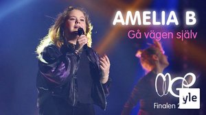 Amelia B framför sin låt Gå vägen själv (S): 11.02.2021 12.00