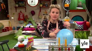 Malin gör ett statisk elektricitet experiment: 21.05.2021 16.15