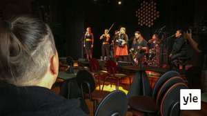 Miten koronapassi käytännössä toimii? Tamperelainen musiikkiklubi testasi passia illan keikalla: 18.08.2021 18.51