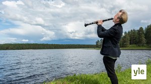 Kirjastoauto vie kulttuuria Kuhmon kylille: klarinetisti ja tanssija esiintyvät päiväkodilla: 03.09.2021 09.26