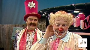 Tirehtööri vihoittelee (S): 07.09.2021 00.01