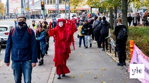 Elokapinan mielenosoitus jatkuu - Mannerheimintie on jälleen poikki: 02.10.2021 19.52