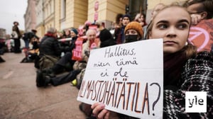 Elokapinan mielenosoitus Valtioneuvoston linnalla: 08.10.2021 14.40