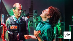 Pari asiaa mustista aukoista (12): 12.10.2021 00.01