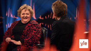Skavlan saa vieraakseen Bonusperheestä tutun näyttelijän Marianne Mörckin: 19.11.2021 20.00