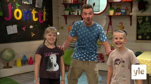 Tyra och Niilo lär Jontti dansa: 21.11.2021 13.16