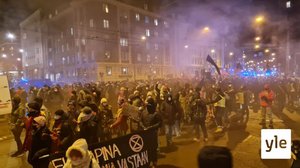 Itsenäisyyspäivän mielenosoitukset käynnissä Helsingissä: 06.12.2021 19.34