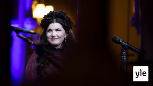 Suvi Teräsniskasta on tullut suomalaisen joulumusiikin kuningatar: 20.12.2021 08.01