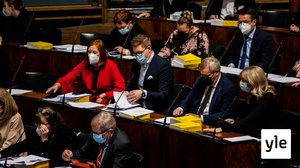 Riittääkö päättäjillä aikaa hoitaa kolmea eri roolia? Kansanedustajat eivät näe tilanteessa ongelmaa: 26.01.2022 10.36
