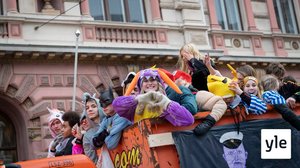 Penkkaripäivää juhlitaan tänään eri puolilla Suomea - Katso suorana Ylen kierros abien juhlinnasta: 10.02.2022 12.32