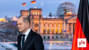 Saksan liittokansleri Scholz puhuu parlamentin hätäistunnossa: 27.02.2022 12.59