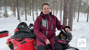 Naisten ajoleirillä opetellaan moottorikelkkailun perustekniikoita (S): 10.03.2022 11.44