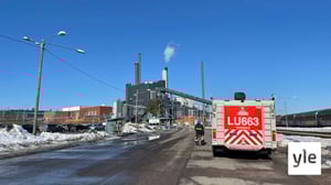 Svenska Yle live: Sappi pappersfabrik brinner i Lojo: 17.03.2022 11.34