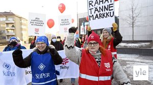 Svenska Yle live: Vi följer med vårdarstrejken i Borgå: 01.04.2022 11.19