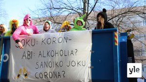 Hyppää mukaan penkkarihulinaan! Seuraamme karkkisadetta Porissa: 01.04.2022 13.30