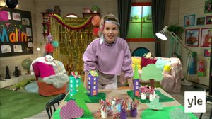 Malin visar en bordsteater med enhörningar: 06.04.2022 18.30