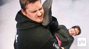 Naiset hakevat itsepuolustuskurssilta taitoja ja itsevarmuutta: 08.11.2019 10.36