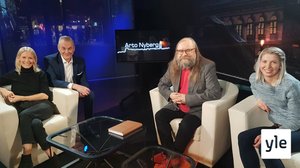 Haastateltavina Sara Kuivisto, Laura Birn ja Arto Pajukallio: 22.12.2019 18.45