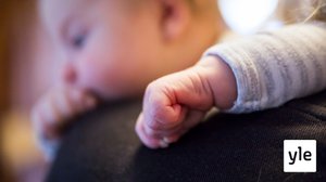 Miten perhevapaita aiotaan uudistaa? Ministeri Aino-Kaisa Pekonen esittelee mallin uudistuksen pohjaksi: 05.02.2020 10.34