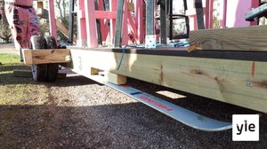 Talvi muutti perinteistä opiskelijoiden laskiaisriehaa Helsingissä – nyt ei lasketa, vaan menopelejä lykitään tasamaalla: 25.02.2020 14.17